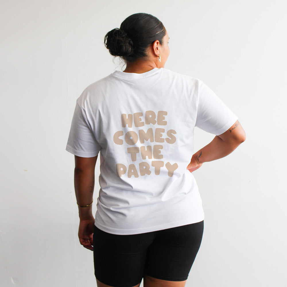 Here Comes The Party Tee | Beige on White